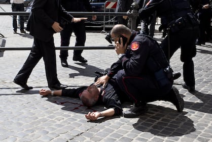 Sparatoria davanti Palazzo Chigi 2