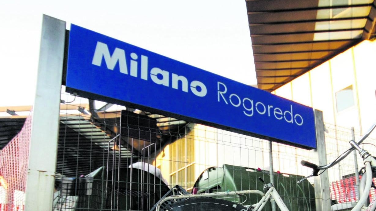 Rogoredo, blitz interforze sui binari. Treni bloccati, decine di passeggeri a terra