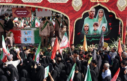 Teheran scende in piazza per i funerali dei "martiri" della guerra dei 12 giorni 4