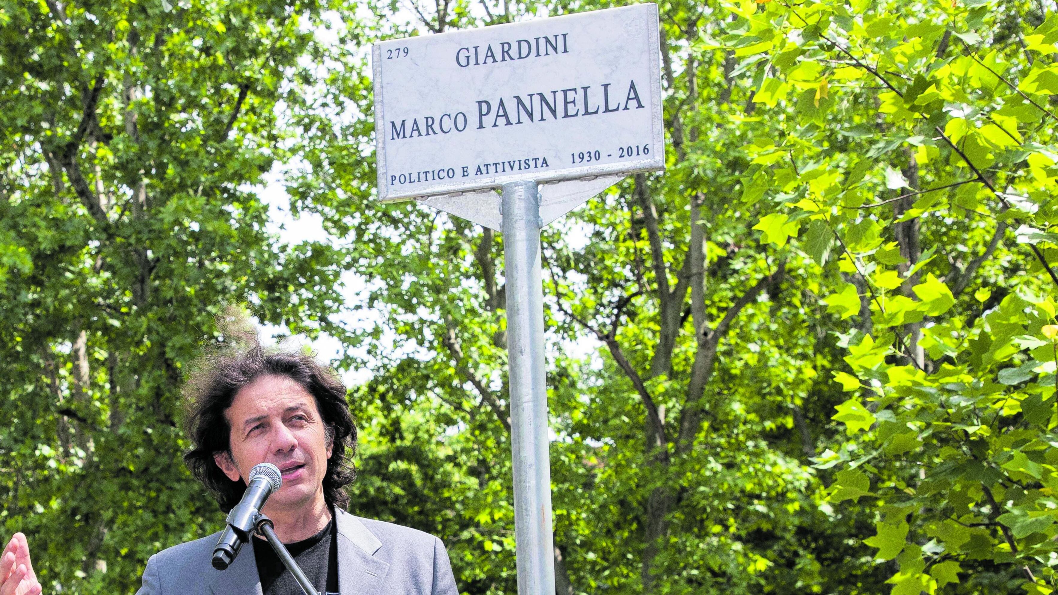 Intitolati a Marco Pannella i giardini vicino al carcere