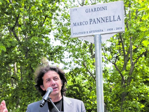 Intitolati a Marco Pannella i giardini vicino al carcere