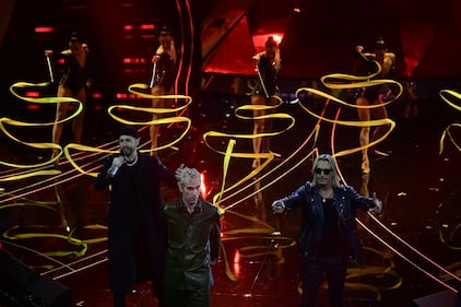 Sanremo 2024: ecco il look della quarta serata del Festival di Mr.Rain 5