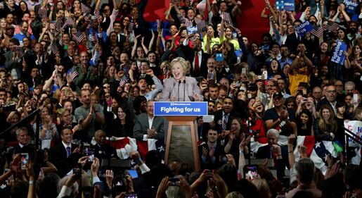 Hillary festeggia la vittoria 7