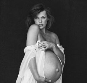 Milla Jovovich, mamma social contro i paparazzi 1
