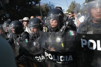 Migranti al confine con il Messico 8