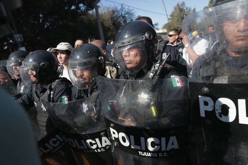 Migranti al confine con il Messico 8