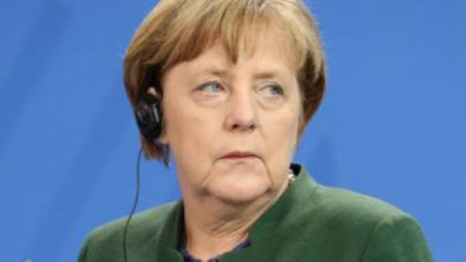 Germania, Merkel promette la piena occupazione. E un piano per costruire nove case