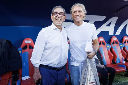 La partita del cuore: in campo cantanti e politici. Guarda le foto 6