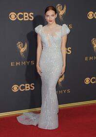 Emmy 2017, attrici hot sul red carpet 10