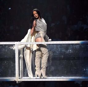 Rihanna nuda per un video, foto 6