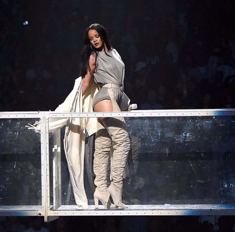 Rihanna nuda per un video, foto 6