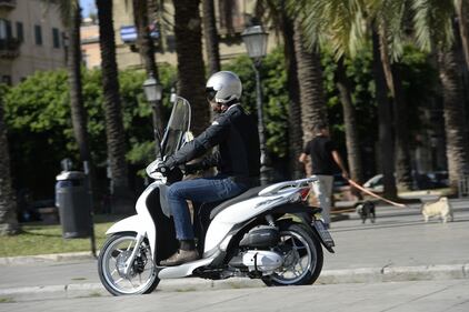 Honda SH Mode, sfida al low budget 15