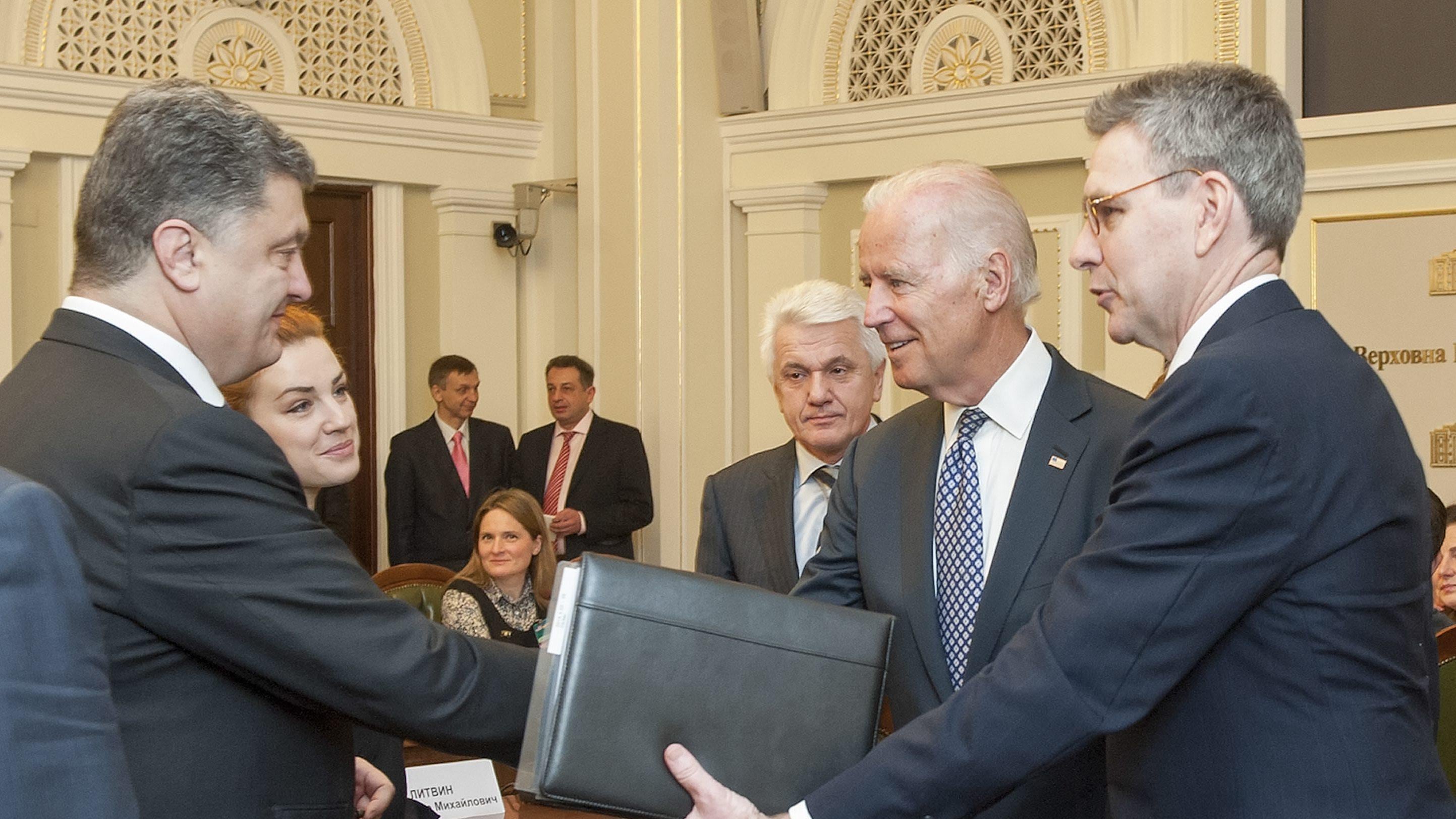 Ucraina, candidato alla presidenza in "missione" a Gerusalemme
