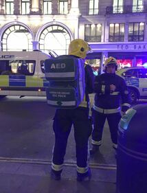 Londra, scatta l'allarme a Oxford Street: paura tra la gente 11