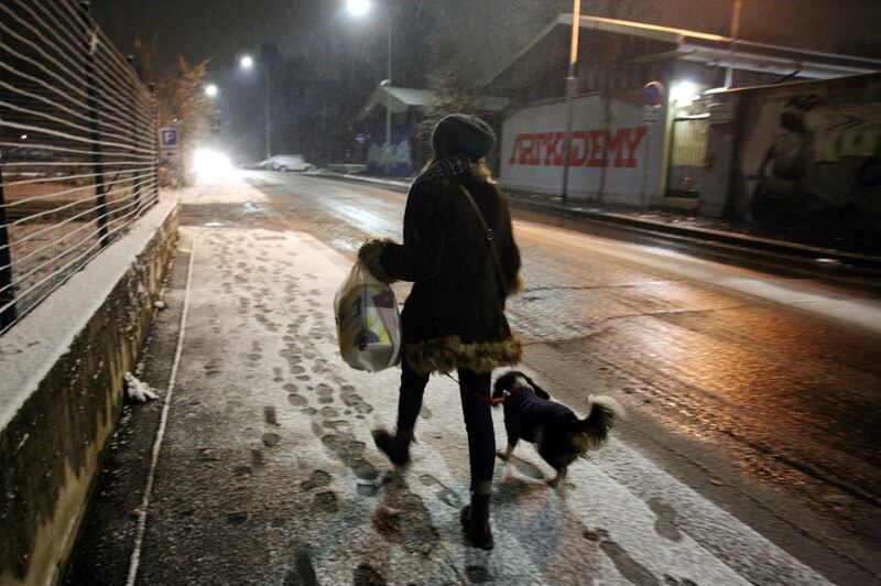 Maltempo, neve e gelo al Nord: disagi sulle strade 16