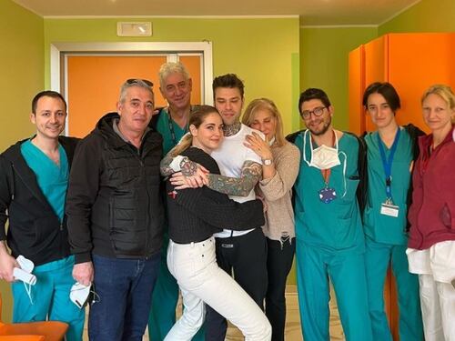 "Mi hanno salvato la vita". Le prime parole di Fedez dopo le dimissioni