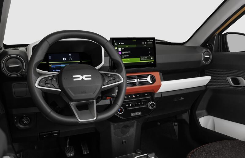 Dacia Spring 2024: guarda tutte le foto di interni ed esterni 7