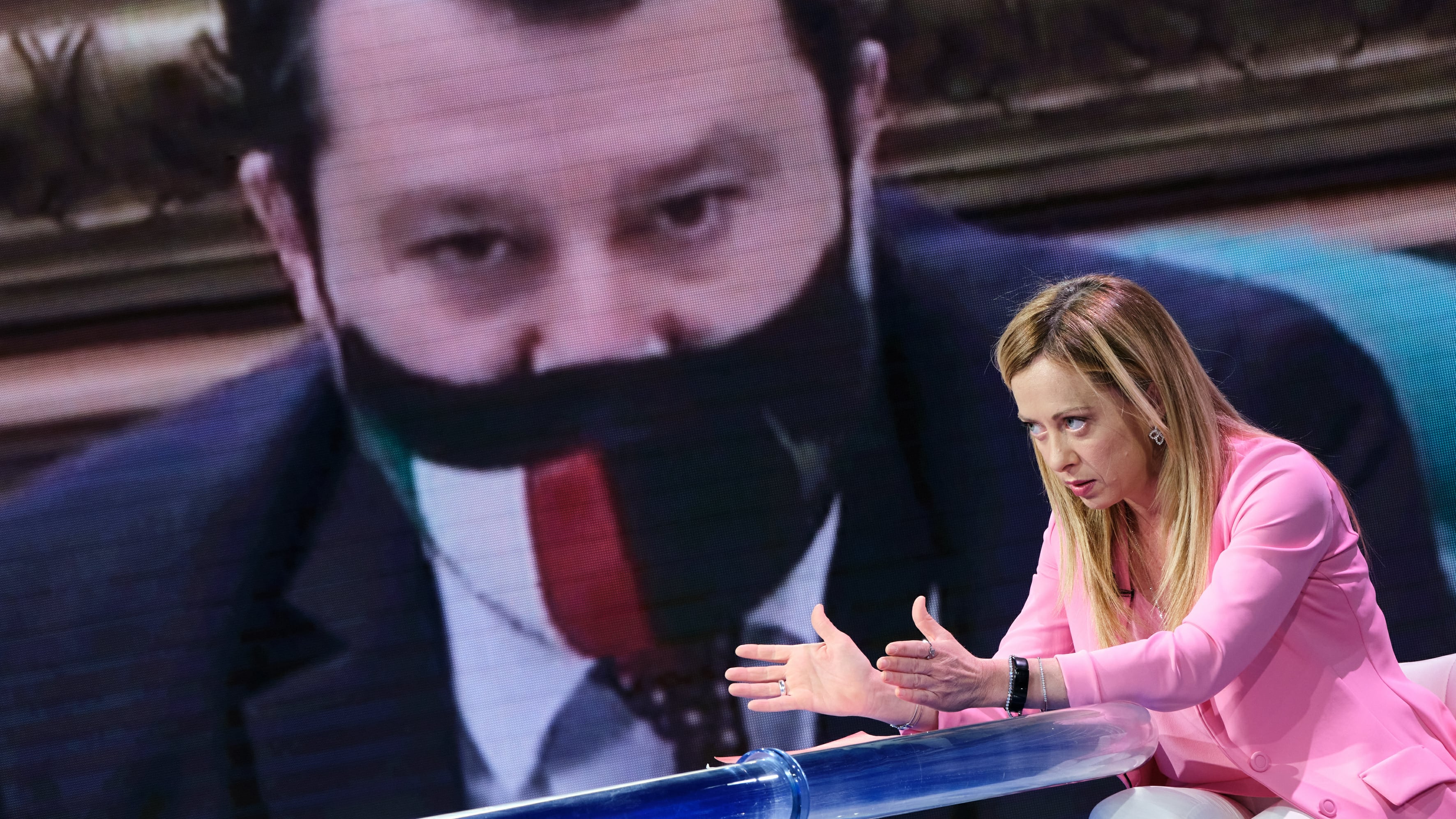 La Meloni sfida Salvini: "Pronta a fare il premier"