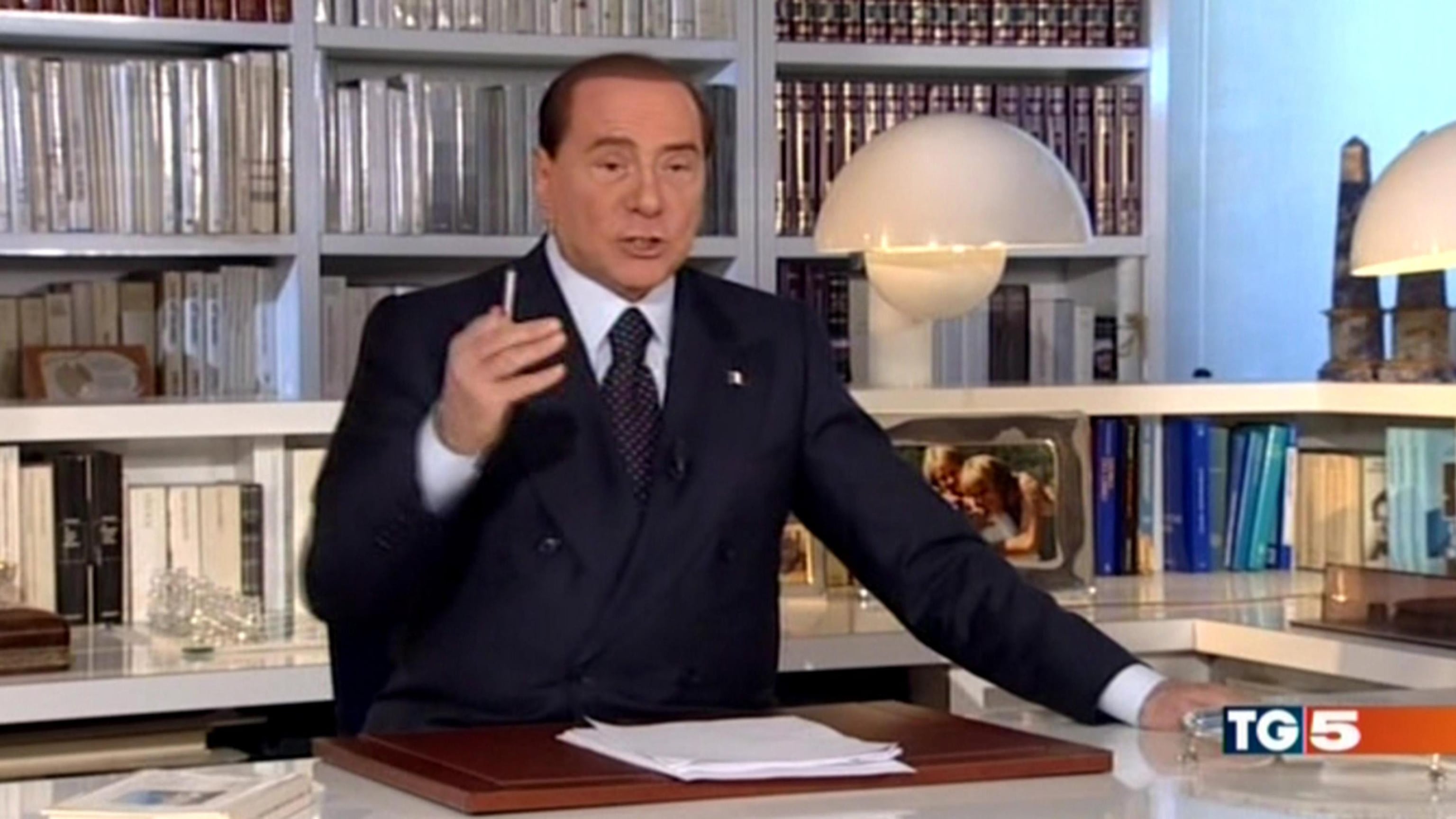 Berlusconi: "Monti in politica? Una scorrettezza inaccettabile"