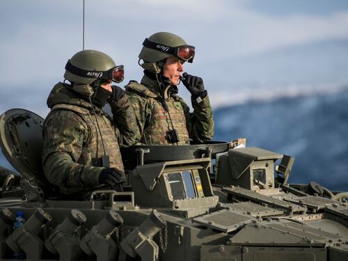 Sale la tensione fra Russia e Nato. Lavrov: "Adesso risponderemo"