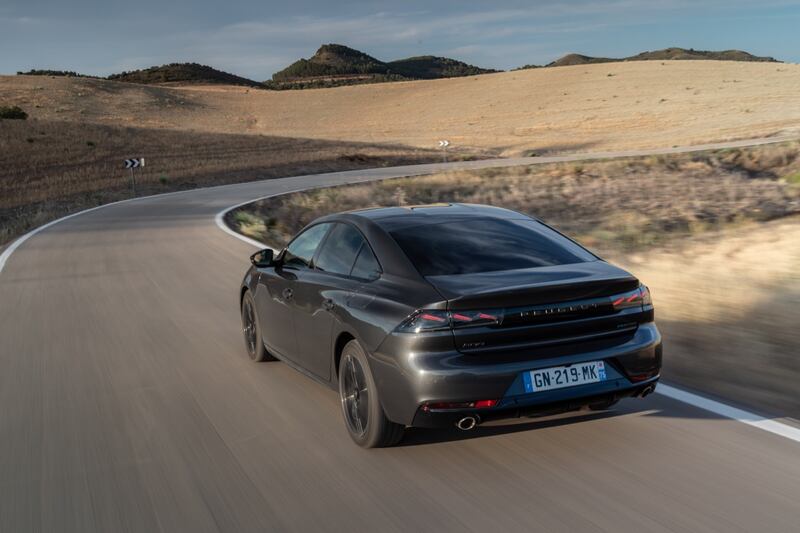 Nuova Peugeot 508 2023: guarda le foto 10