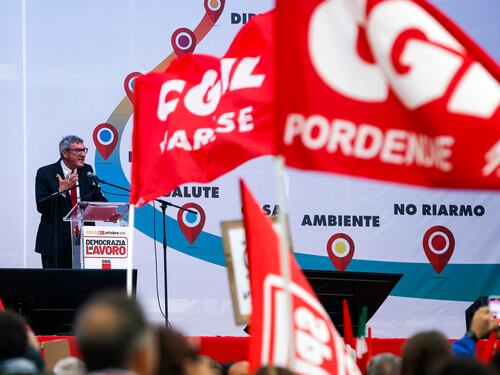 "È una truffa, pronto lo sciopero". Landini torna ad agitare la piazza contro la manovra