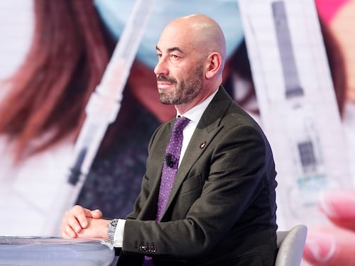 Matteo Bassetti derubato a Milano, lo sfogo sui social: "Complimenti a chi la gestisce..."
