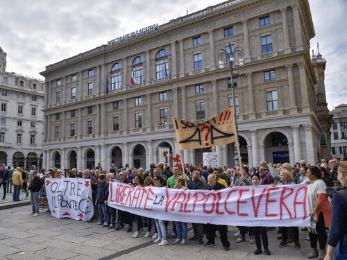 Genova, la protesta contro il governo