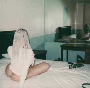 Kim Kardashian, seno e perizoma in mostra su Instagram 3