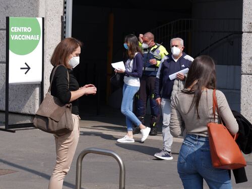 Rezza del Cts: "Terapie intensive piene ma siamo al giro di boa"