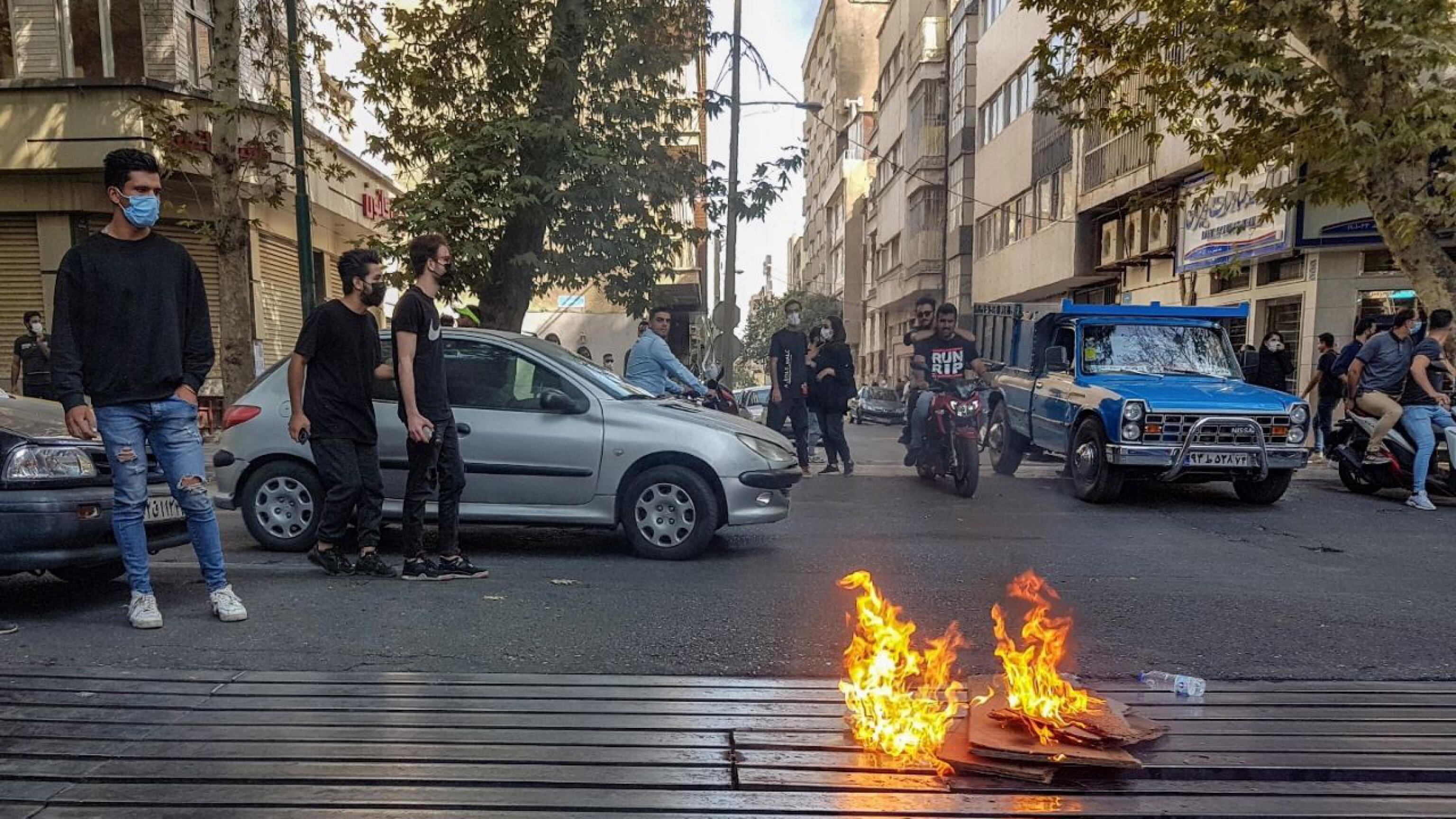 Iran, lo sciopero del petrolio. Il Paese si ribella al regime