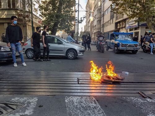 Iran, lo sciopero del petrolio. Il Paese si ribella al regime
