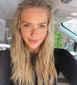  Camille Kostek, le foto più sensuali 5