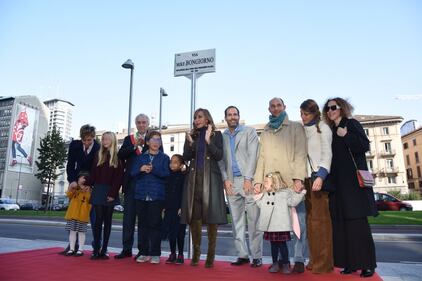 L'inaugurazione di via Mike Bongiorno 5