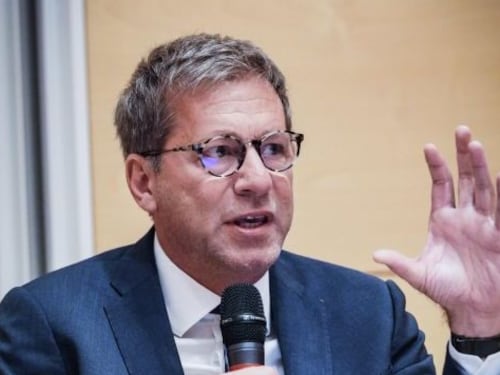 Armani, il 15% può essere ceduto a più partner