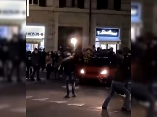 "Voglio avere più fan sui social". E il rapper spara al party illegale