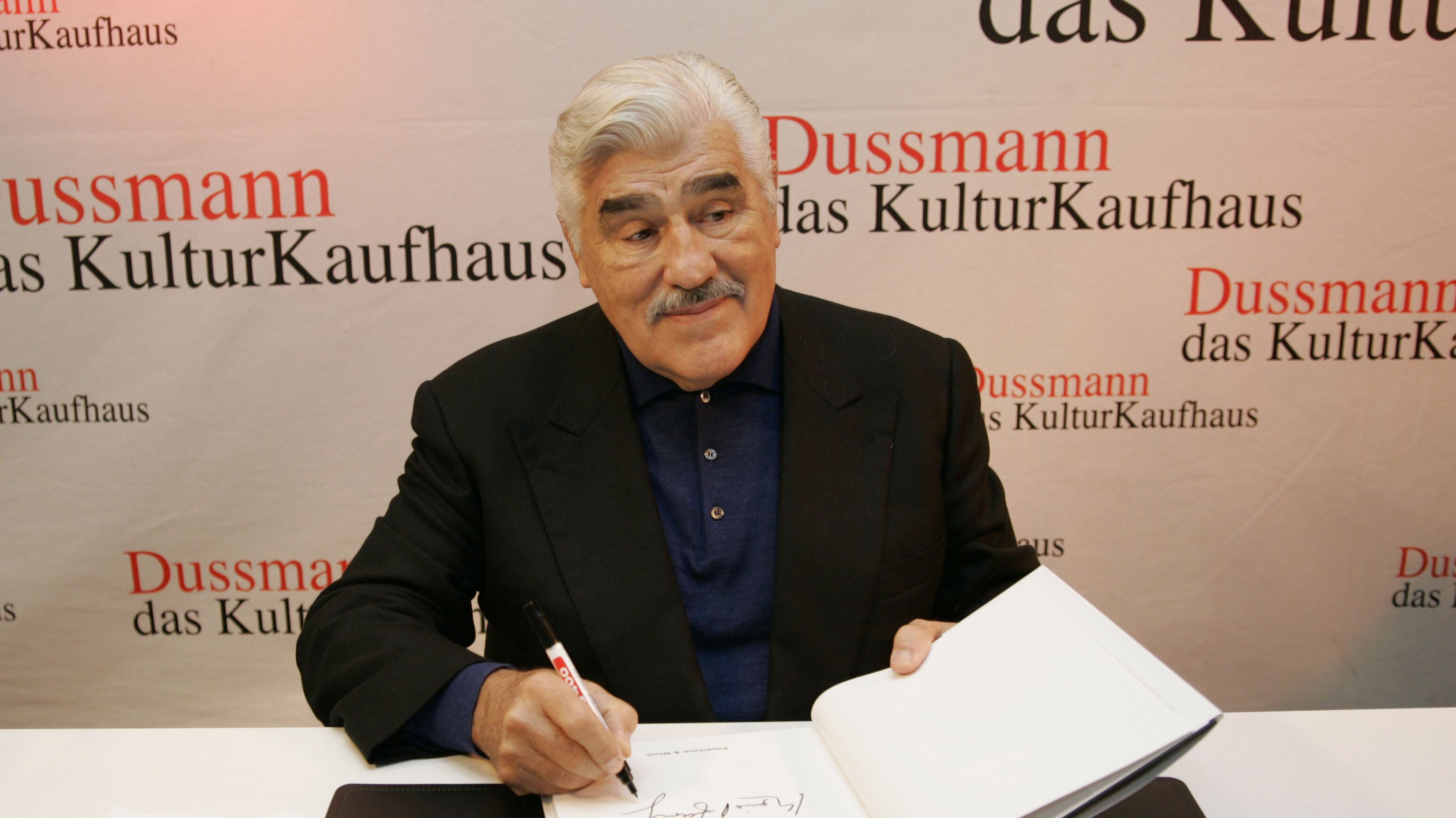 Morto Mario Adorf, gigante del cinema europeo: ha recitato in oltre 200 film tra cui “Operazione San Gennaro”