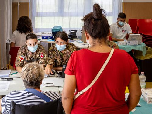 Vaccini somministrati, la Lombardia corre: quarto "Stato" al mondo