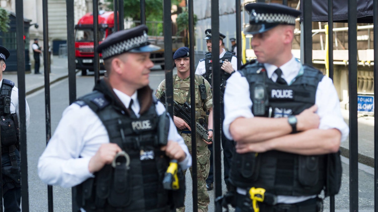 Vite blindate a Londra: palazzo reale presidiato e militari nelle strade