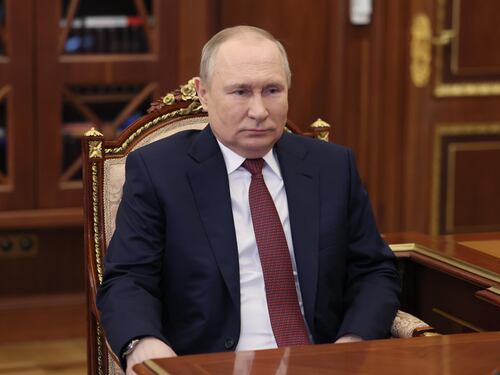 "Putin ha 3 anni di vita e perde la vista": rivelazione choc della spia
