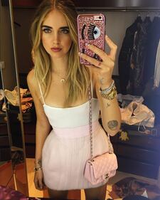 Chiara Ferragni nuda per l'Officiel 24