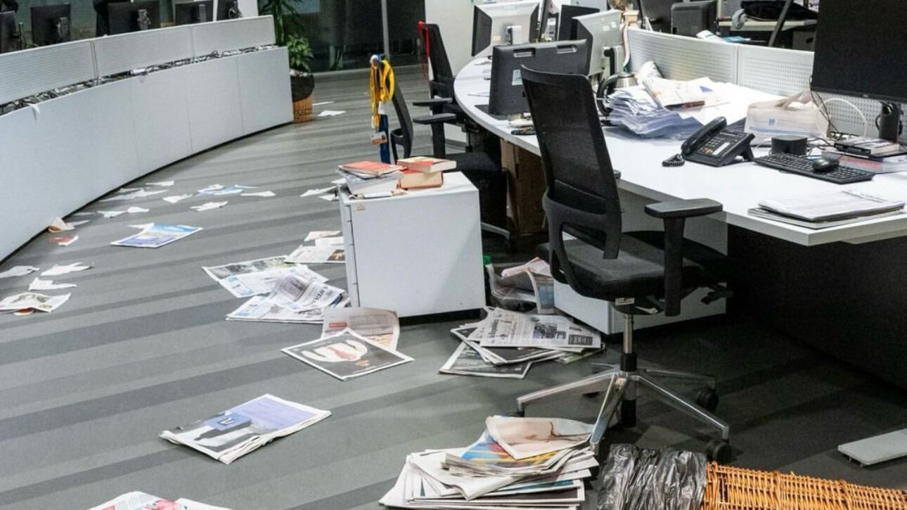"Giornalista, ti ammazziamo". Così gli antagonisti hanno organizzato l'assalto ProPal a La Stampa