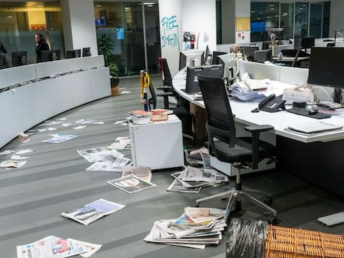 "Giornalista, ti ammazziamo". Così gli antagonisti hanno organizzato l'assalto ProPal a La Stampa