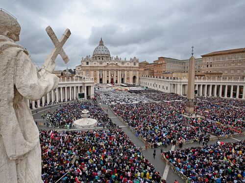 Il giorno dei due Papi, diventano Santi Giovanni XXIII e Giovanni Paolo II