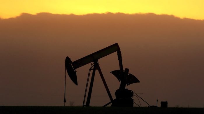 Petrolio sempre più giù: "Un’opportunità che l’Italia deve cogliere"