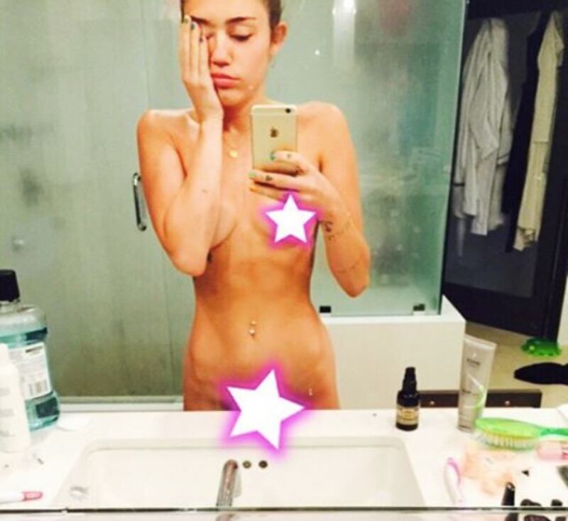 #NationalSendANudeDay, tra battute e selfie famosi 5