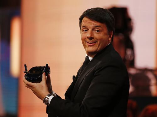 Ora Renzi fa finta di non capire: Visco lo attacca, lui lo ringrazia