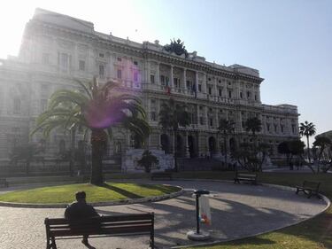 La protesta dell'estrema destra al fianco dei senza casa italiani 1