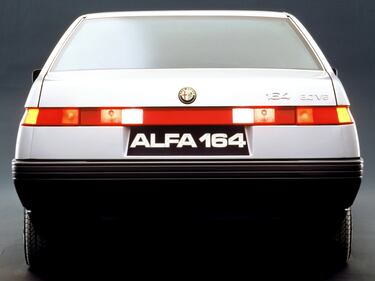 Alfa Romeo 164: guarda la gallery 16
