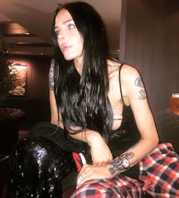 Nina Moric nuda, la foto sotto la sotto la doccia su Facebook 7